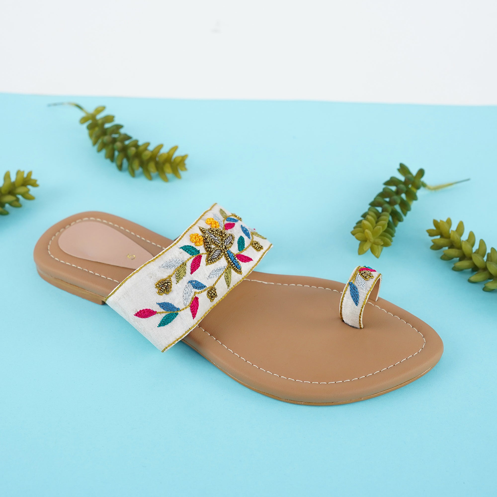 Flora woven Kolhapuri