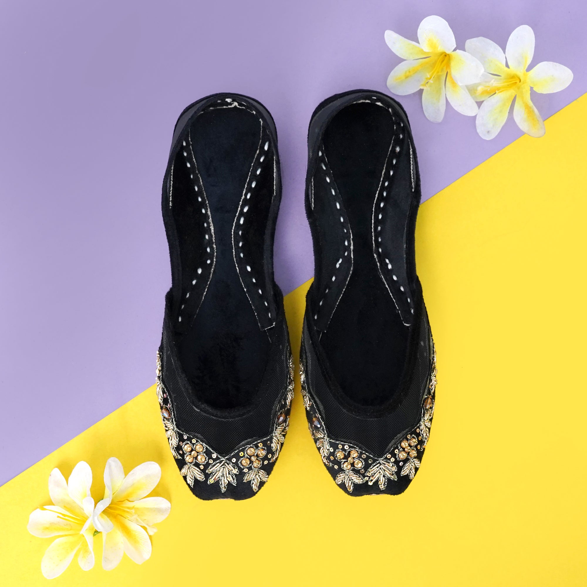 Black Net Embalish Khussa