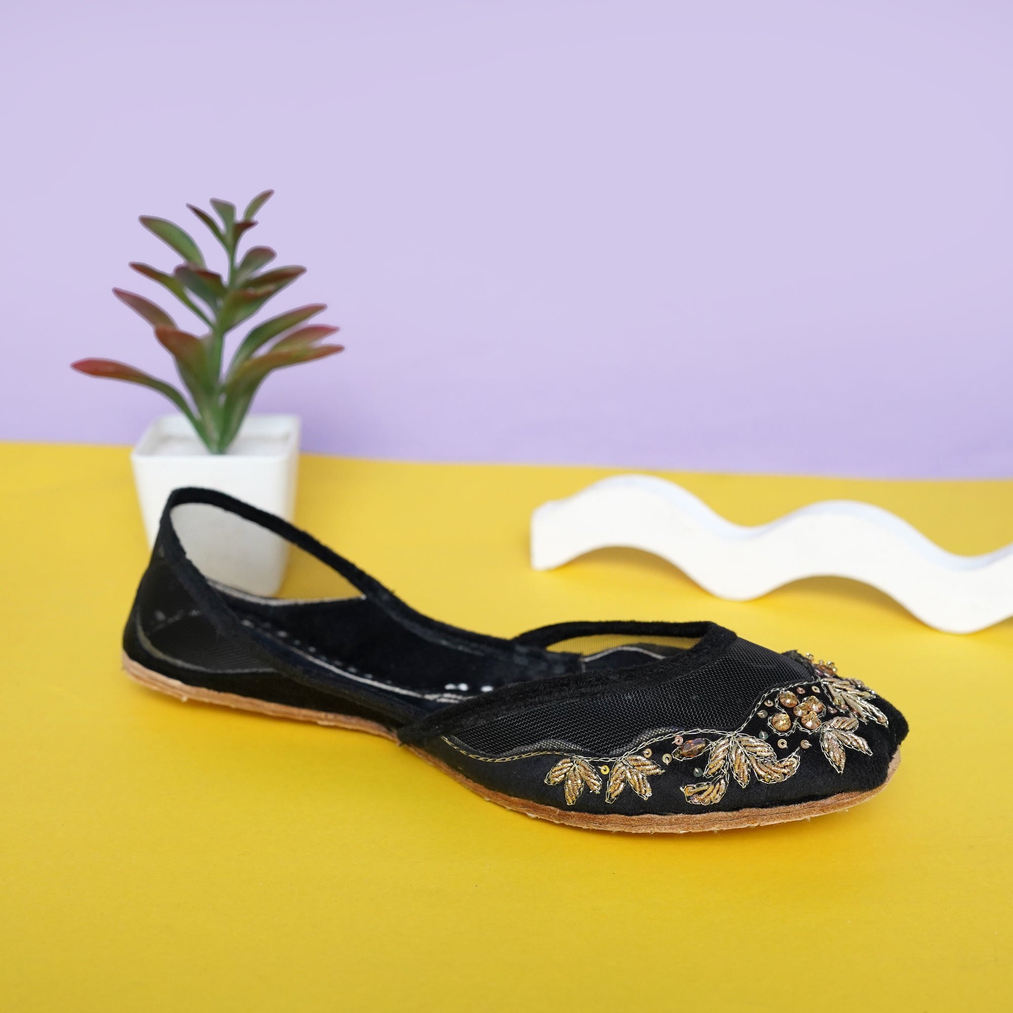 Black Net Embalish Khussa