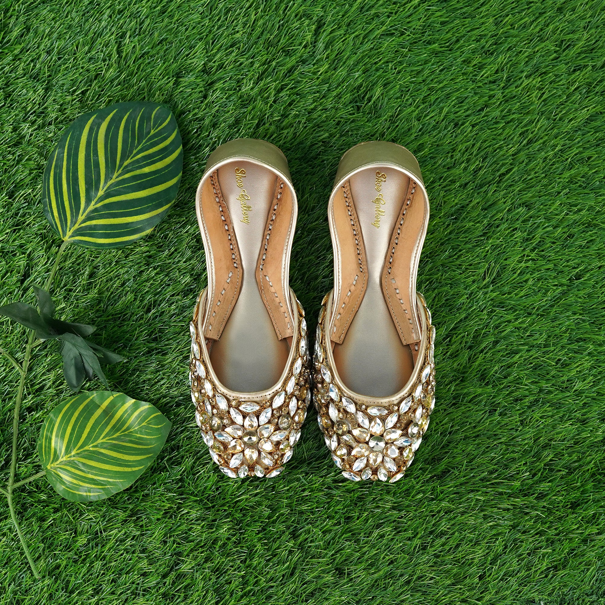 Golden Gem stones sparkal