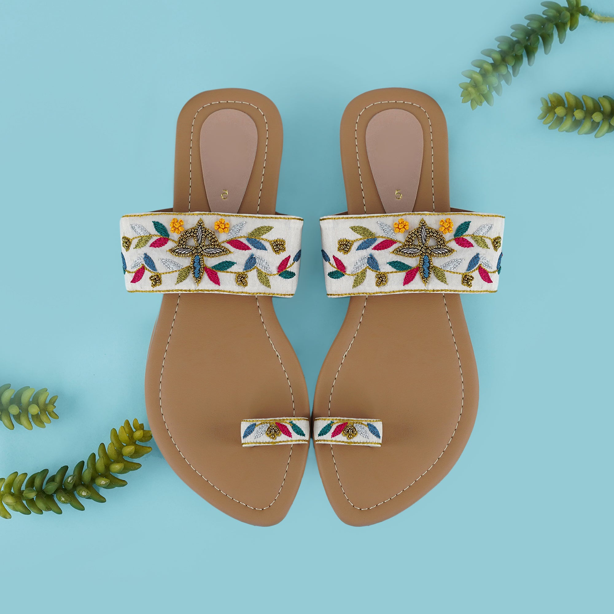 Flora woven Kolhapuri