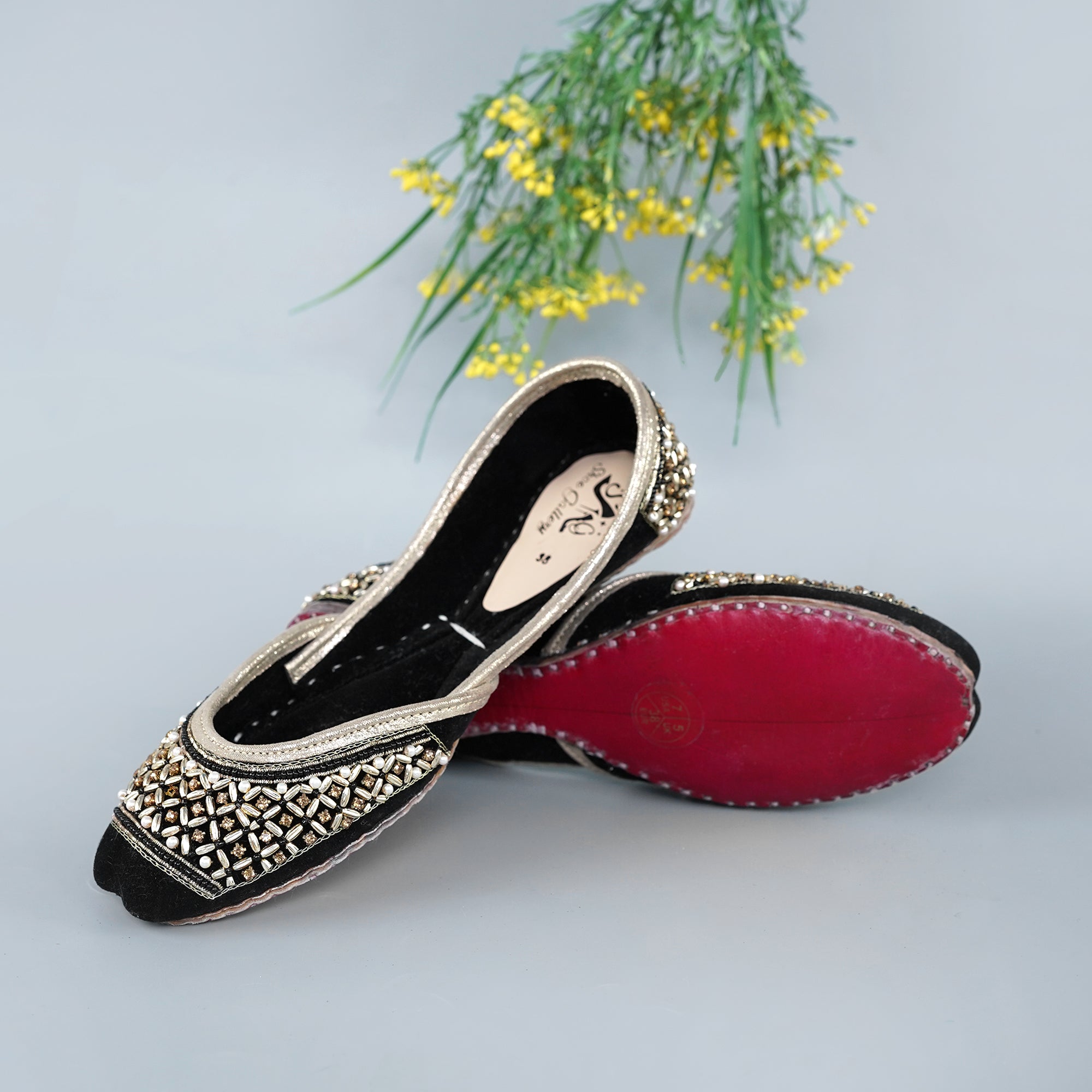 Black Elegant Velvet Khusa