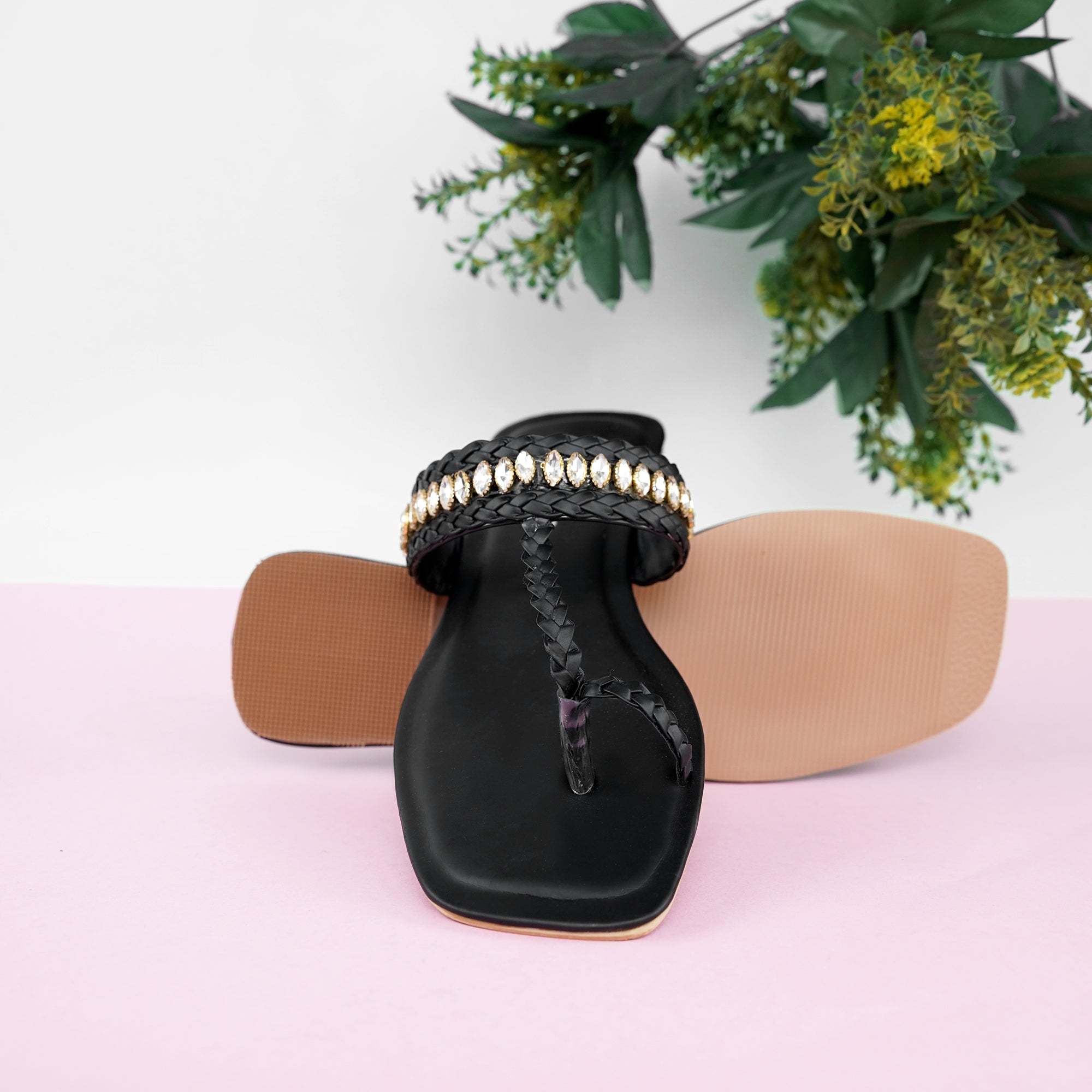 Poomy Black Kolhapuri Chappal