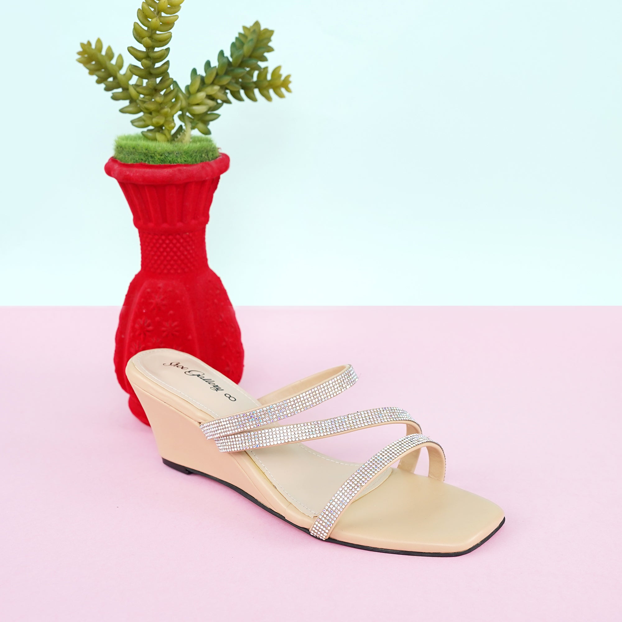 Zigzag Chain Embalish Bed_Heel Golden