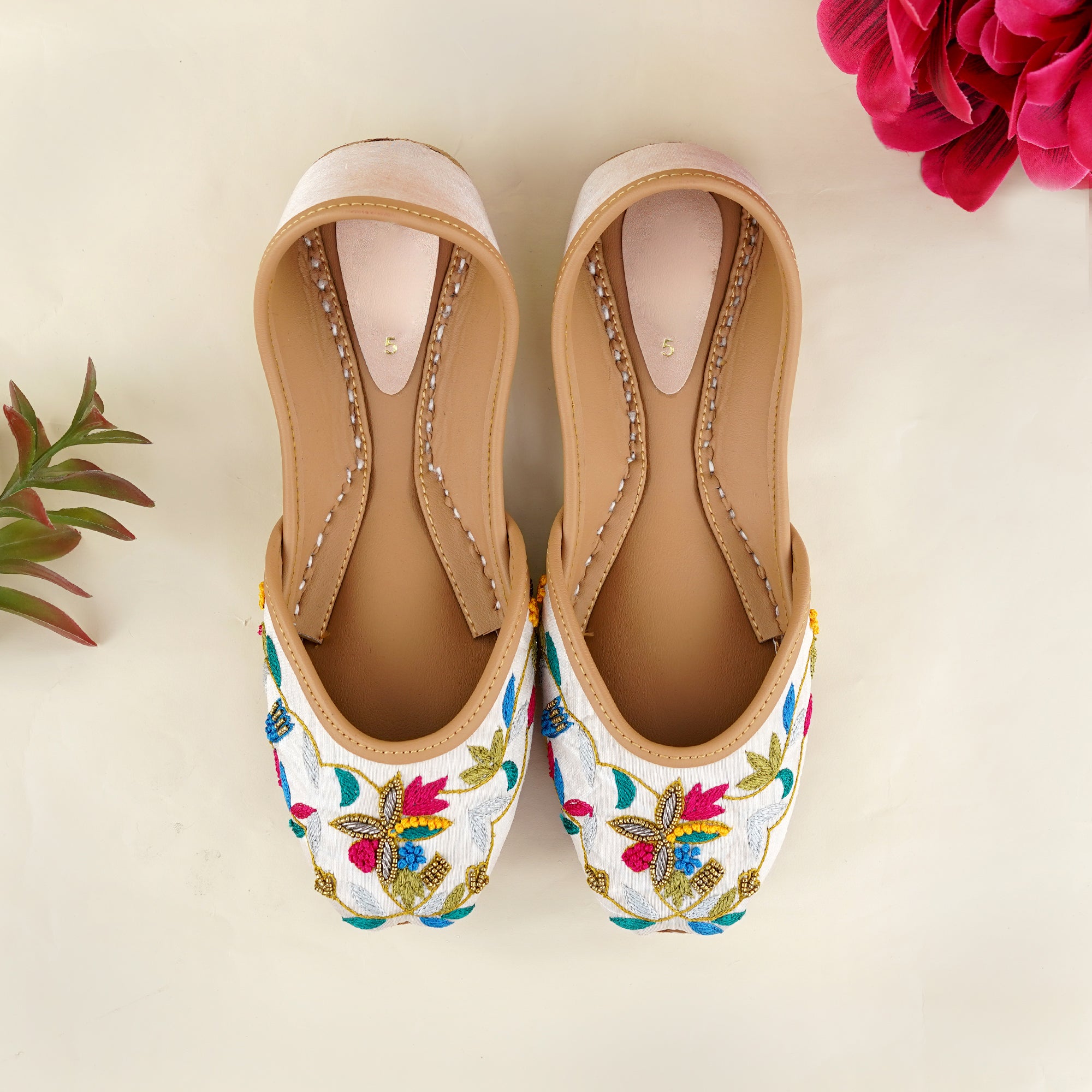 Flora woven white khusa