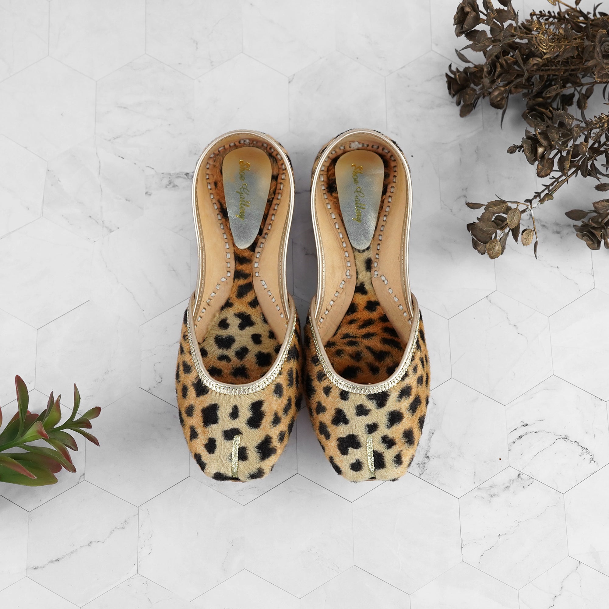 Leopard print khussa