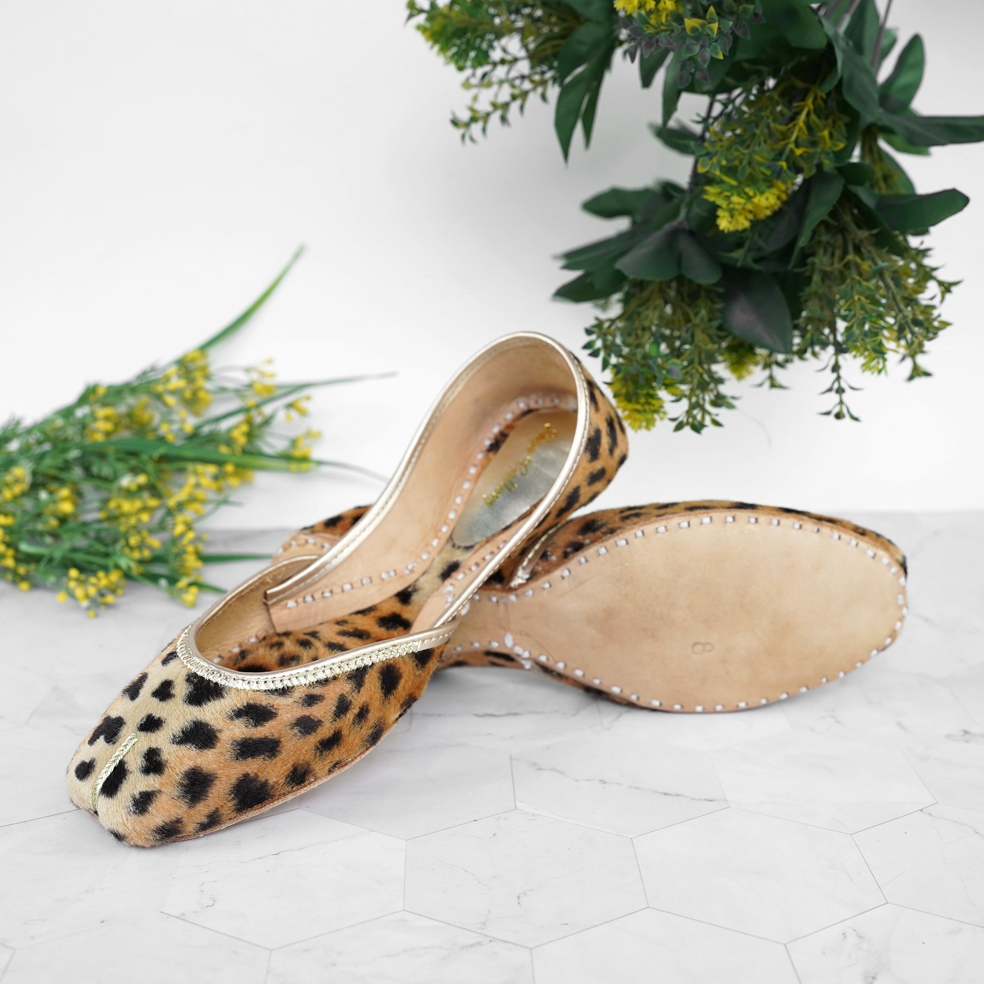 Leopard print khussa